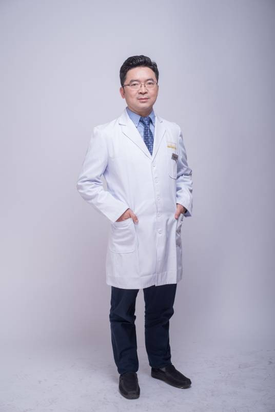 王旭明（重庆当代整形美容医院副院长）