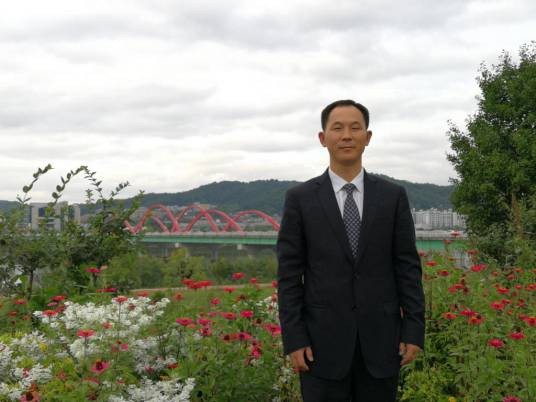 辛杰(山东青年政治学院党委副书记、院长)