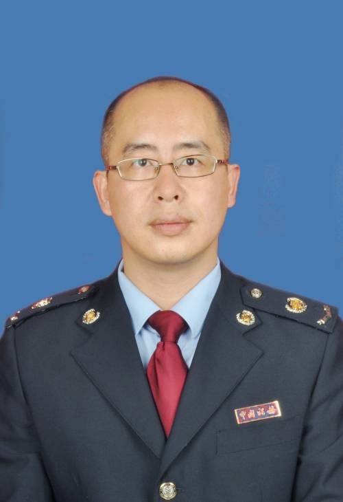 李彦龙（国家税务总局文山壮族苗族自治州税务局党委委员、总经济师）