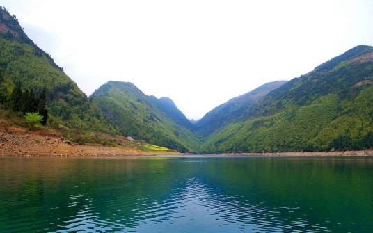 胜天湖旅游风景区