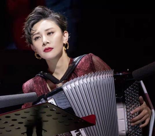 吴琼（手风琴演奏家）