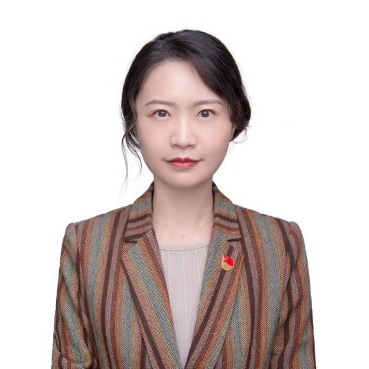 薛凌（中南财经政法大学外国语学院副教授）