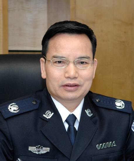 梁伟发