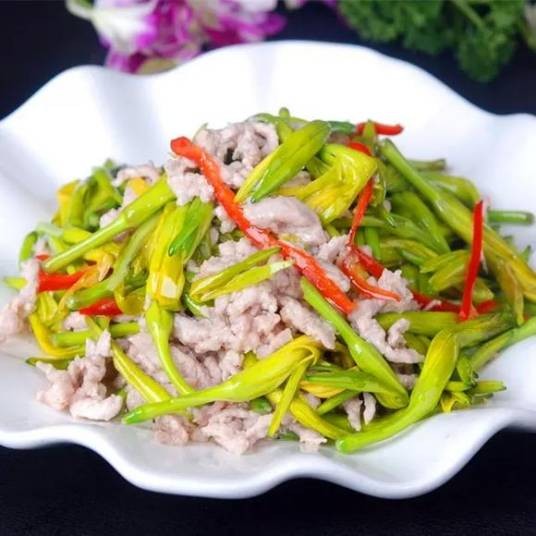 黄花菜炒肉丝