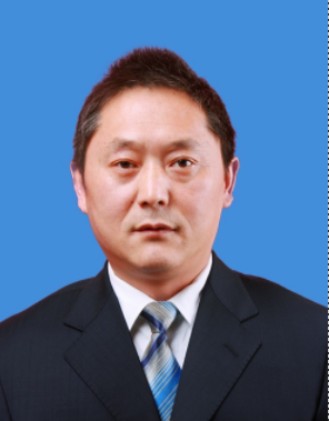 张立国(兴山县发展和改革局党组成员、铁办主任)