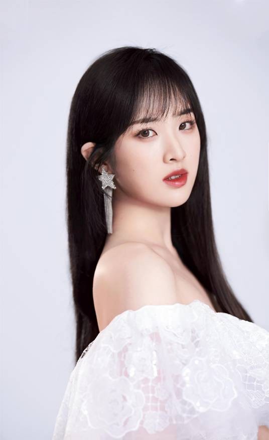 姚安娜(中国内地女歌手、演员)
