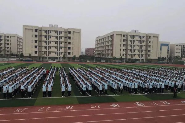 现在襄樊一中和襄樊三中哪个学校好?