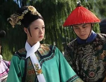 历史上的年世兰,深受雍正宠爱,地位仅次皇后