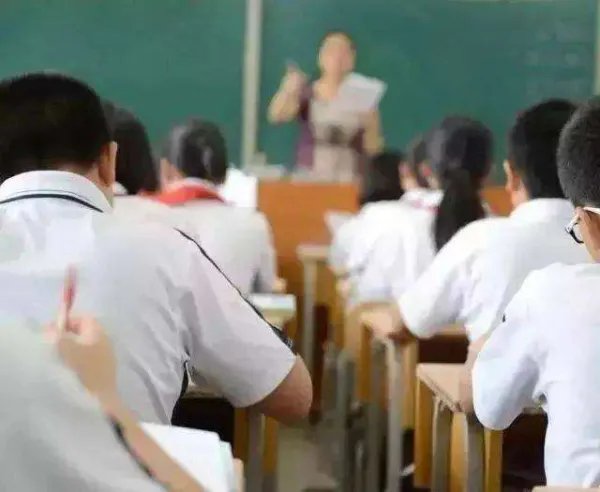 义务教育教师工资被拖欠可举报,举报途径在哪里?