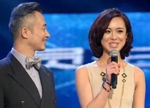央视前主持人王萌萌,如今过得如何?
