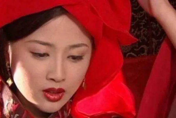 卫子夫王灵低调嫁给圈外老公恩爱如初，他们是有多恩爱？