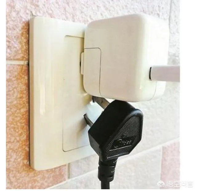 电视墙上插座该如何布置?