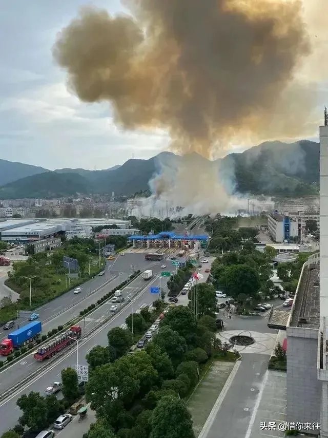 台州大溪高速公路口油罐车大爆炸,油罐车公司负法律责任吗?