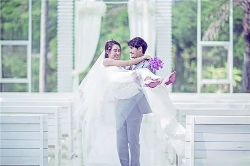 深圳施华洛婚纱摄影怎么样 流行的三种主题婚纱照