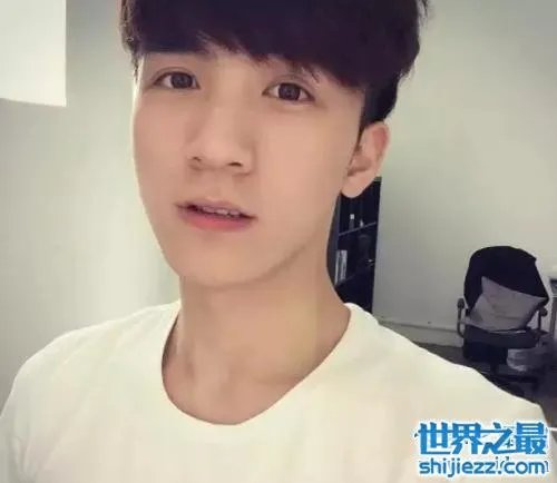 18岁最萌年龄差兄妹在网络走红，多亏有个最好哥哥吴大伟 