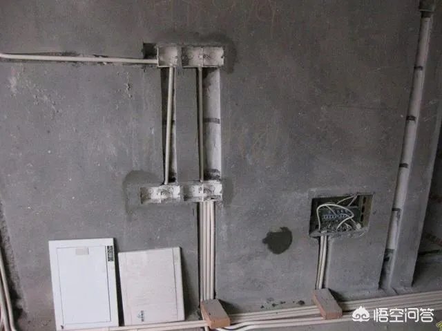 电视墙上插座该如何布置?