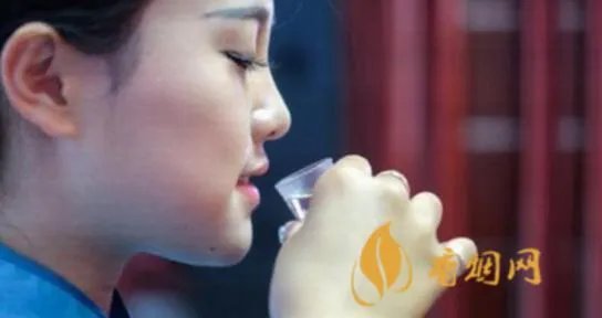 中国白酒怎么选  品尝中国白酒的技巧