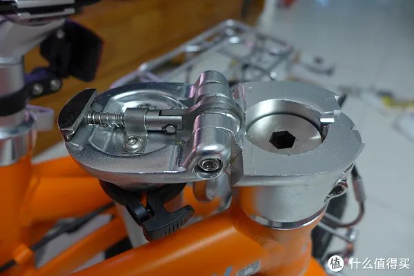 #乐骑天下# 公交通勤爱车:Langtu 狼途 14寸折叠车 开箱&后货架安装