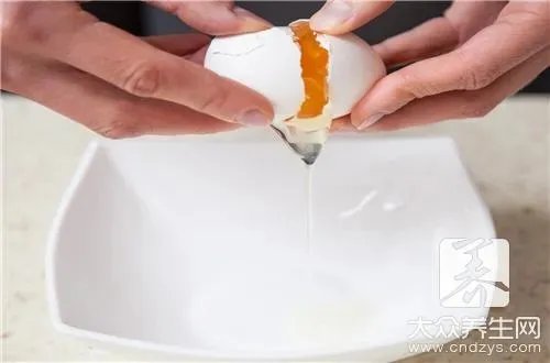 为什么蛋清打不成奶油状