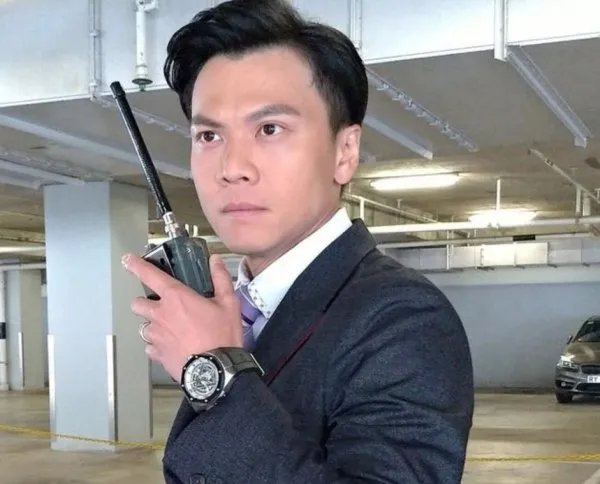 TVB男艺人做搬运工维持生活,普通艺人工资能达到多少?