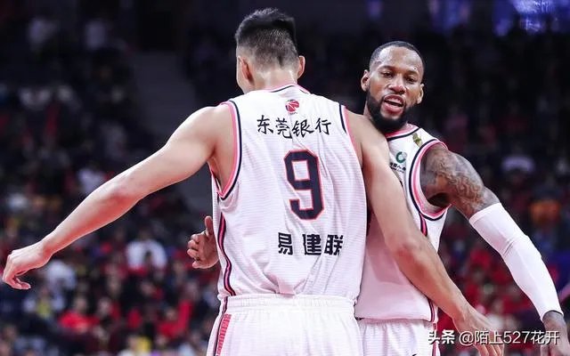易建联29分7篮板率广东大胜山东豪取12连胜，本赛季广东连冠是不是板上钉钉了？