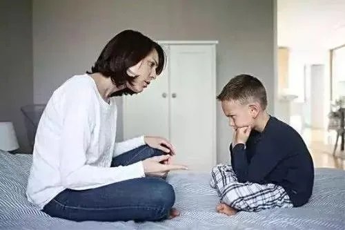 熊孩子转走老妈5万块还赚了几十，这到底是怎么一回事？