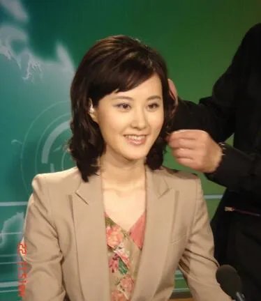 央视主持凸点门事件主角竟然是她 秦方老公到底是谁