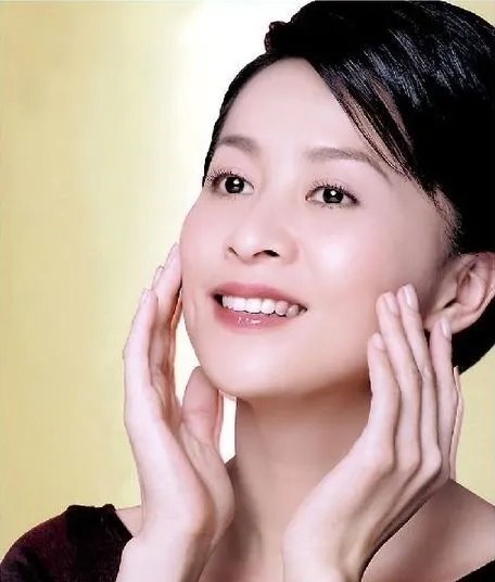 刘嘉玲档案资料大全  “红牌女王”的传奇经历