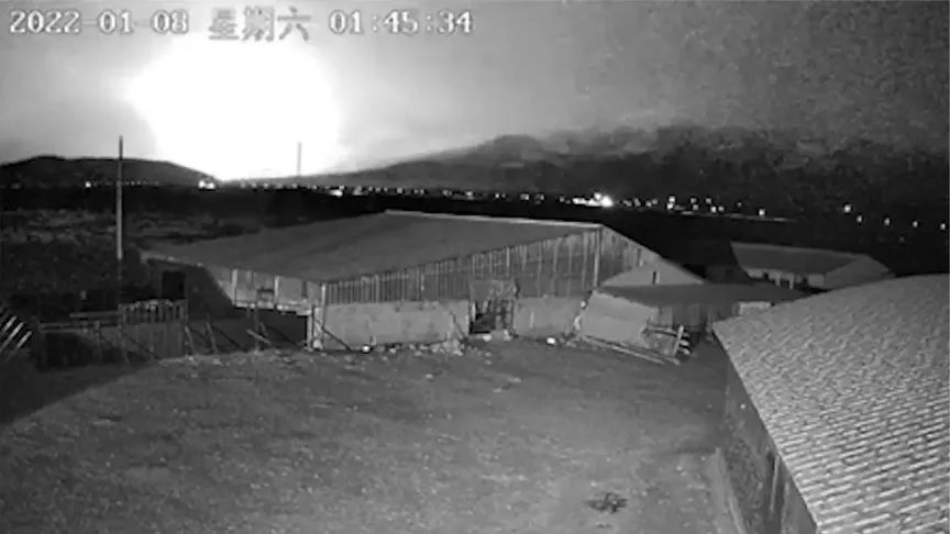 青海地震前1秒强光闪耀地平线 为什么会发生地光现象?