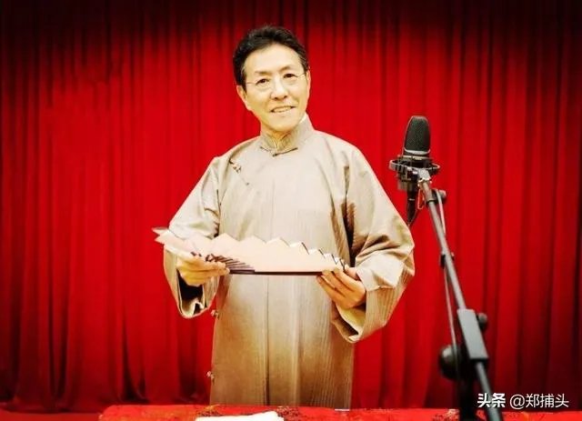 郭德纲的相声启蒙师父到底是谁，为什么有人说他“欺师灭祖”？