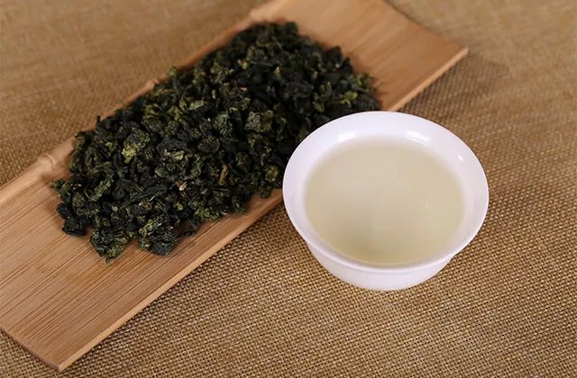 绿茶和铁观音的区别有哪些 铁观音茶和绿茶哪个好
