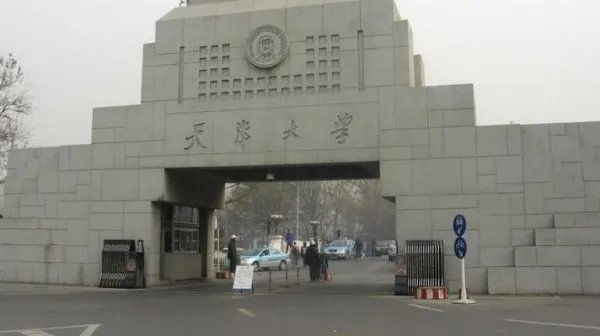 北京5所高校确定开学时间，你认为现在应该开学吗？