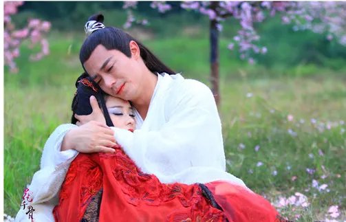 花千骨中白子画是怎么解毒的?