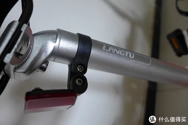 #乐骑天下# 公交通勤爱车:Langtu 狼途 14寸折叠车 开箱&后货架安装