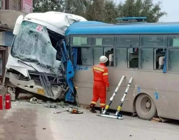 无锡致36死交通事故45人被问责,如何看待此事?