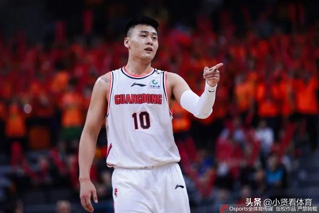 易建联29分7篮板率广东大胜山东豪取12连胜，本赛季广东连冠是不是板上钉钉了？