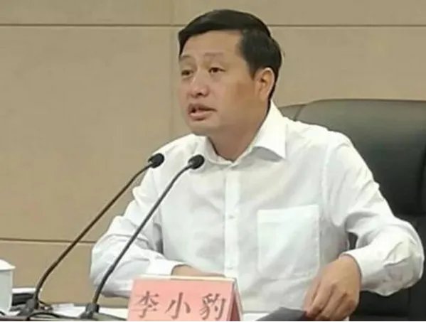 萍乡市委书记打车被强制拼客付全款是怎么回事?