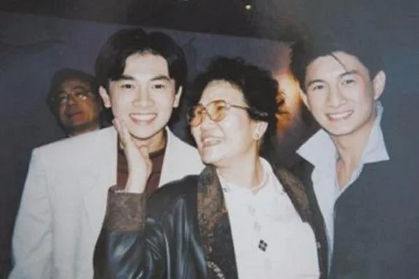 赵本山曾找赵丽蓉合作登台春晚却被拒绝，背后真相是什么?