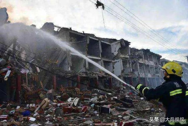 台州大溪高速公路口油罐车大爆炸,油罐车公司负法律责任吗?