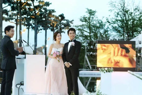 安在旭6月大婚 结婚不到一个月升级当爸