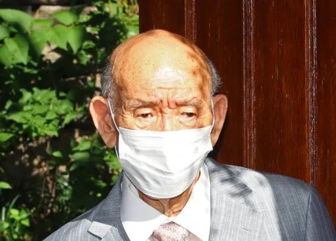 韩国90岁前总统出庭遭民众抗议是怎么回事?
