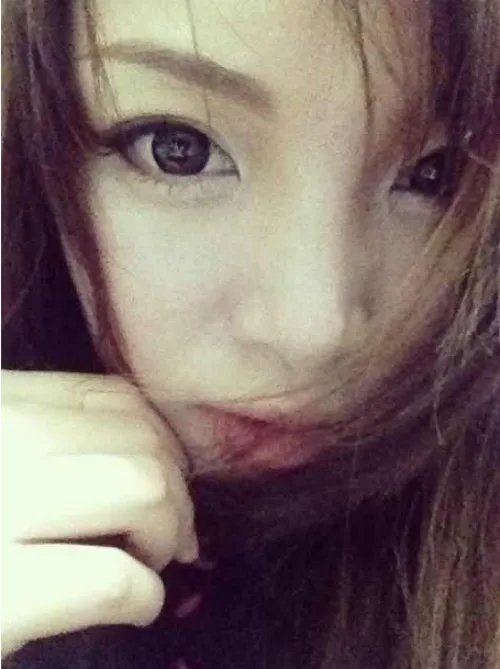 G1联赛线下决赛美女主持安蕾尔生活照