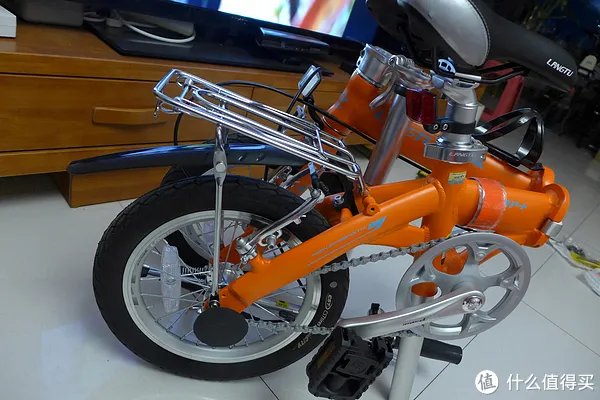 #乐骑天下# 公交通勤爱车:Langtu 狼途 14寸折叠车 开箱&后货架安装