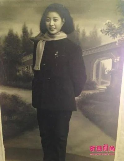范冰冰家族照曝光：个个相貌出众最美竟是她（图）