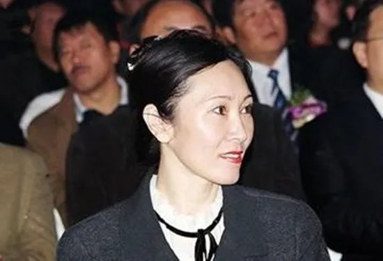 王健林老婆温宁照片欣赏 揭秘中国首富王健林