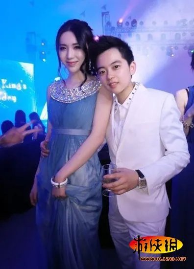 深圳16岁顶级富二代:女友无数 玩三国杀爱COS