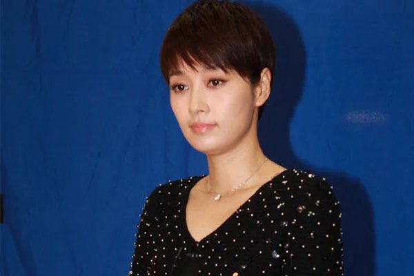 马伊琍证文章清白引热议  恩爱瞬间虐死单身狗