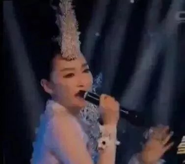 赵丽颖被质疑假唱合理嘛?