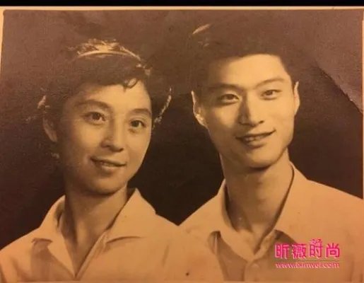范冰冰家族照曝光:个个相貌出众最美竟是她(图)