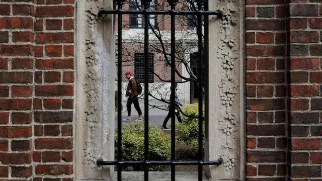 美国修改留学生签证新政，是什么原因导致的？